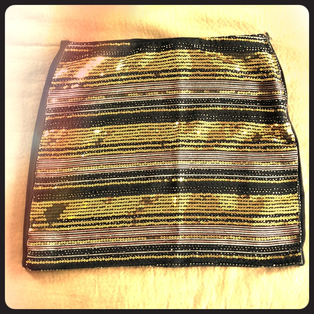 XOXO Medium Skirt